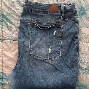 Judy Blue Medium Blue Distressed Capri Jeans